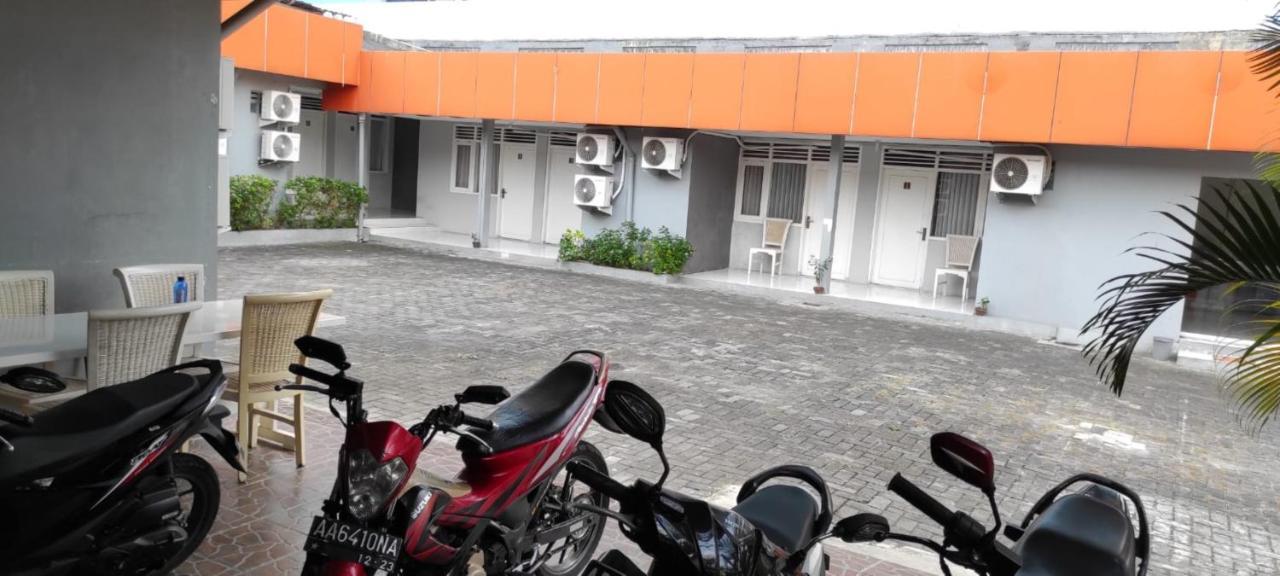 Ratu Guesthouse Sleman  Buitenkant foto