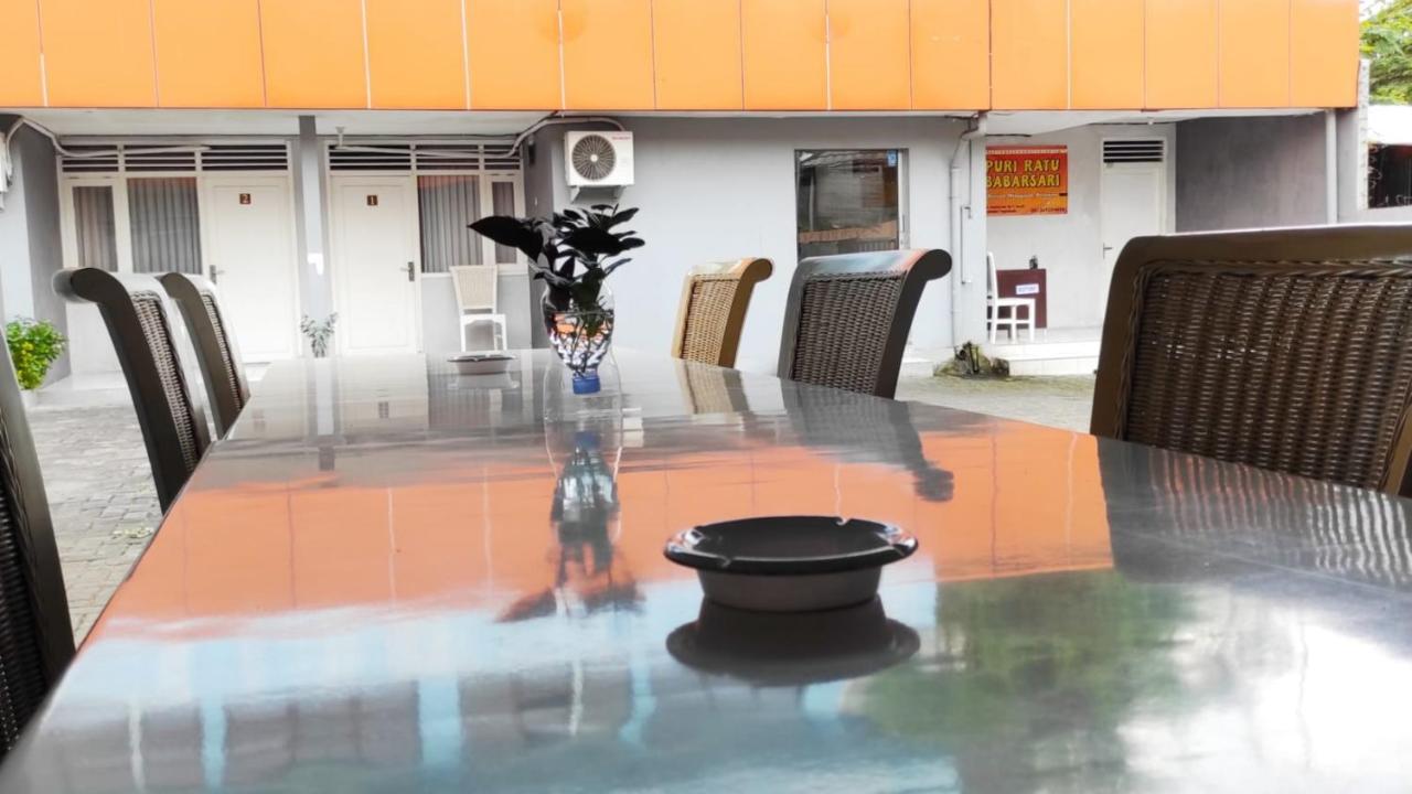 Ratu Guesthouse Sleman  Buitenkant foto