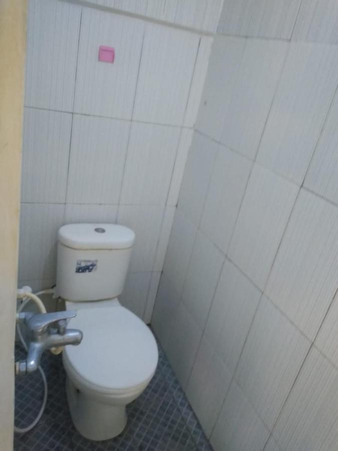 Ratu Guesthouse Sleman  Buitenkant foto