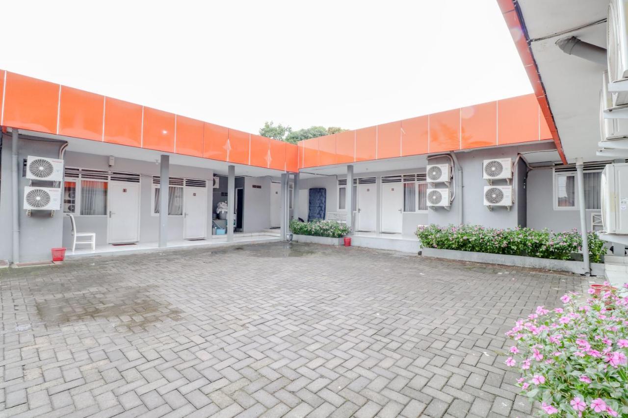 Ratu Guesthouse Sleman  Buitenkant foto