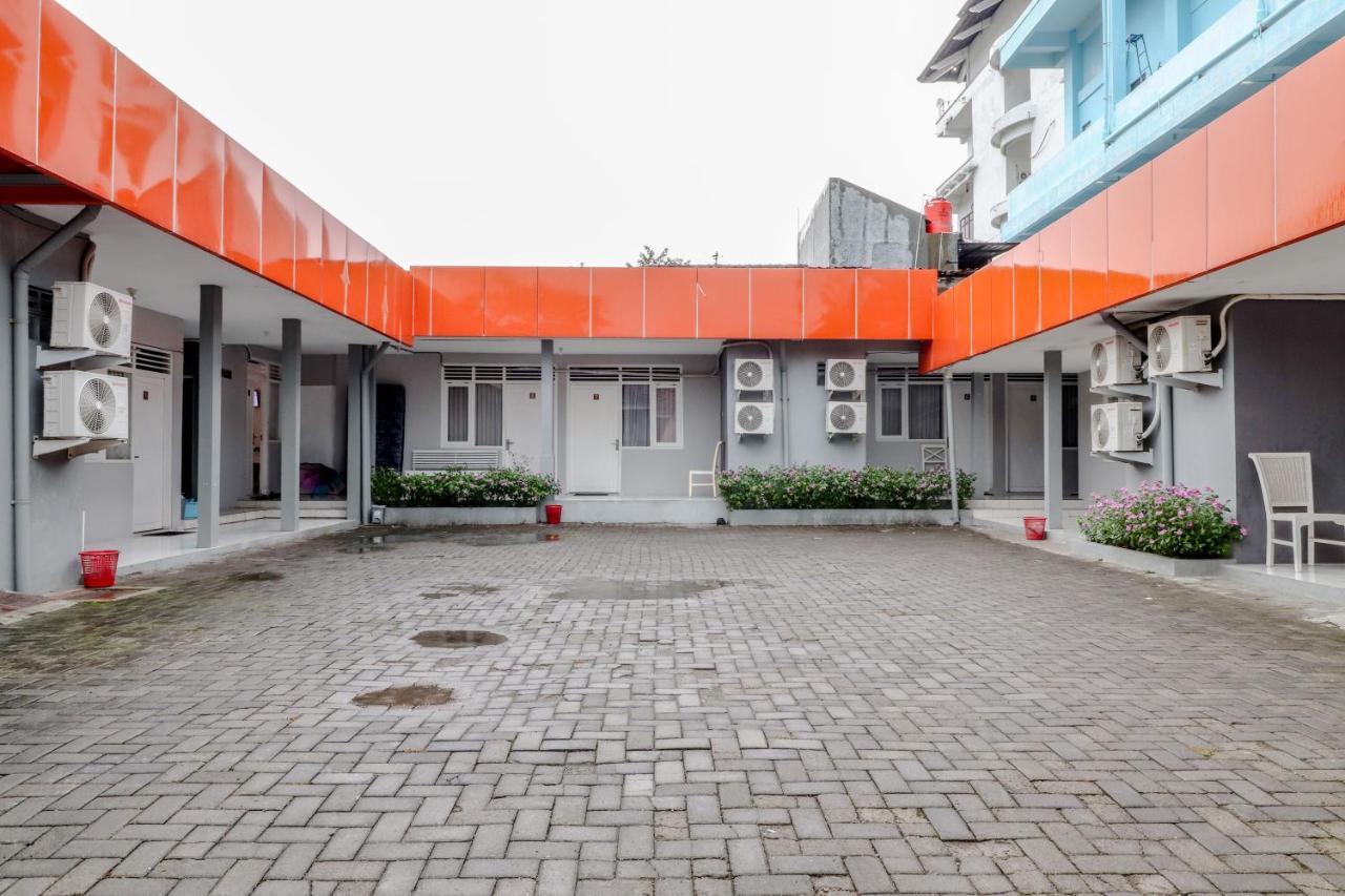 Ratu Guesthouse Sleman  Buitenkant foto