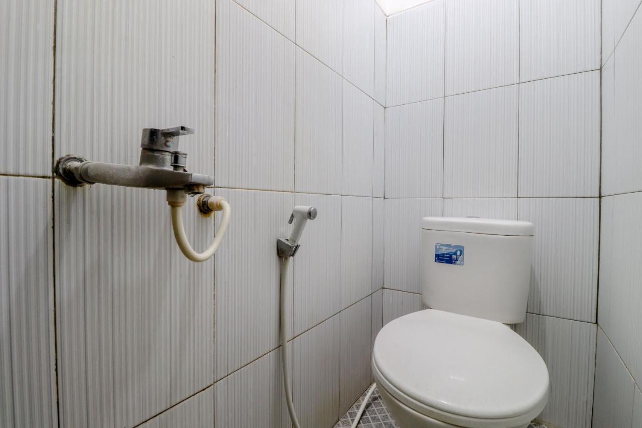 Ratu Guesthouse Sleman  Buitenkant foto